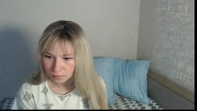polly holyy online show from 05-21-26, 01:23