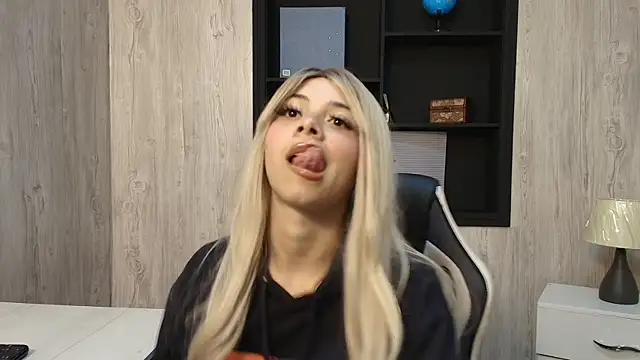 Vampy Monroe online show from 05-09-26, 03:17