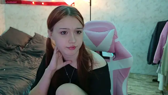 Luvellia online show from 06-23-26, 09:51