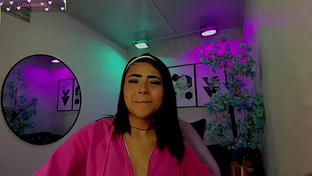 Madisson thompsonn online show from 06-16-26, 07:27