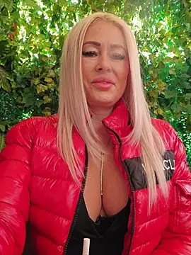 Snapshot of MILFBARBY chatting on 11-09-25, 08:12 MILFBARBY online show from 11-09-25, 08:12