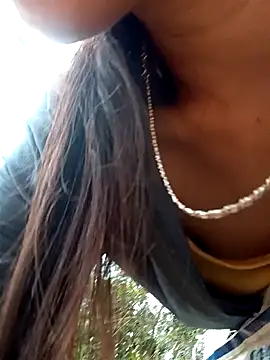 linhbaby01 online show from 05-17-26, 12:52