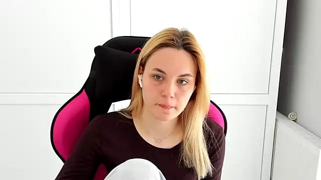 Emma starrs  online show from 05-12-26, 08:33