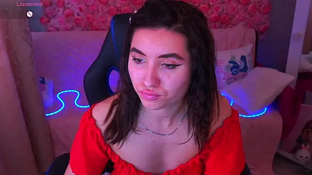 Snapshot of Lola_Leeee chatting on 05-11-26, 01:06 Lola Leeee online show from 05-11-26, 01:06
