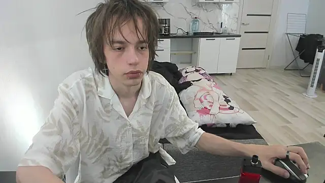 Nolan Sagee online show from 06-13-26, 05:16