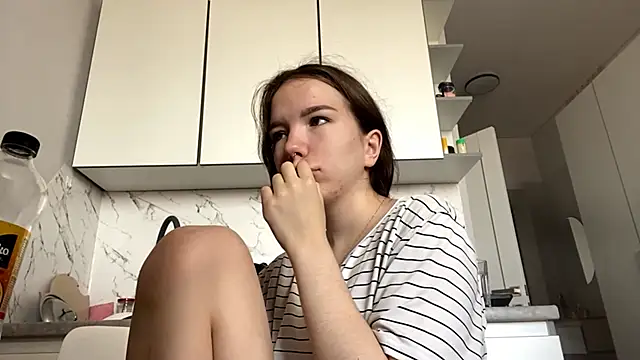 FewerCadre online show from 06-17-26, 06:05