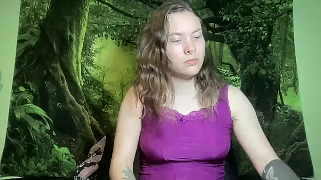 Snapshot of mo0ngoddess chatting on 07-07-26, 06:47 mo0ngoddess online show from 07-07-26, 06:47