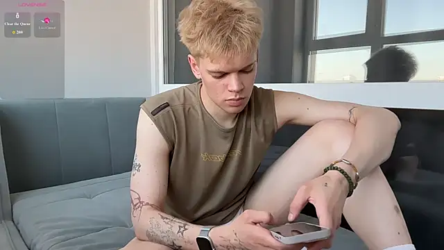 Snapshot of kevin_jess chatting on 05-24-26, 02:00 kevin jess online show from 05-24-26, 02:00
