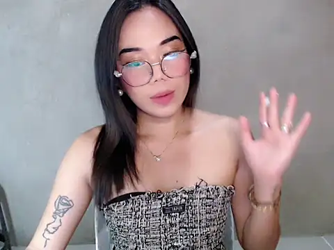 Snapshot of Urbabydollxxx chatting on 06-07-26, 05:27 Urbabydollxxx online show from 06-07-26, 05:27