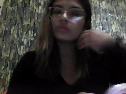 BabyCinnamon1 online show from 06-11-26, 02:53