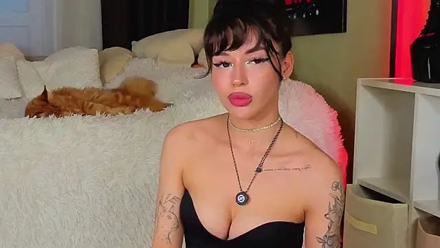Regina Amour online show from 06-22-26, 07:33