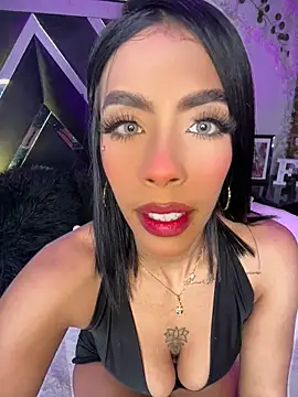 Snapshot of FiorellaBossh_ chatting on 05-26-26, 07:54 FiorellaBossh online show from 05-26-26, 07:54
