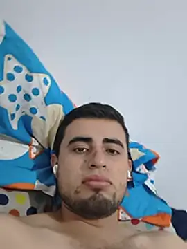 Snapshot of Alejo10051 chatting on 06-08-26, 08:42 Alejo10051 online show from 06-08-26, 08:42