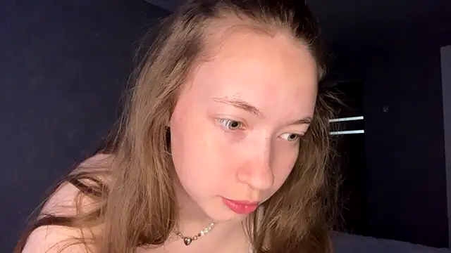 Snapshot of Emily_Mur_ chatting on 06-15-26, 04:58 Emily Mur online show from 06-15-26, 04:58