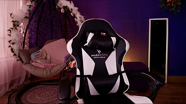 Scarlett Lune online show from 05-16-26, 08:18