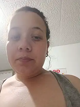 Snapshot of amaia_15 chatting on 06-03-26, 01:52 amaia 15 online show from 06-03-26, 01:52