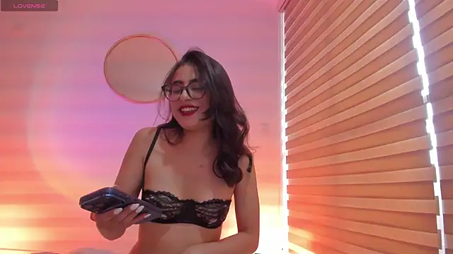 Snapshot of imsofia_dy chatting on 05-30-26, 09:12 imsofia dy online show from 05-30-26, 09:12
