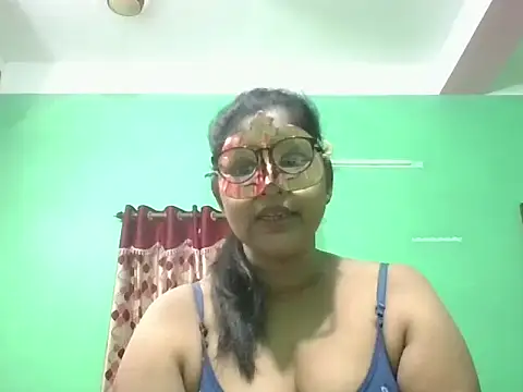 Snapshot of Kavya17 chatting on 06-11-26, 12:32 Kavya17 online show from 06-11-26, 12:32