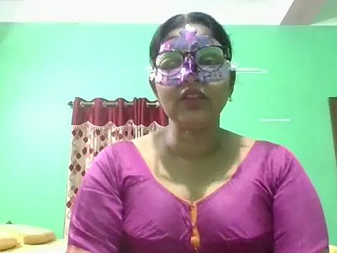Snapshot of Kavya17 chatting on 06-17-26, 06:09 Kavya17 online show from 06-17-26, 06:09