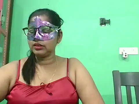 Snapshot of Kavya17 chatting on 07-22-26, 01:58 Kavya17 online show from 07-22-26, 01:58