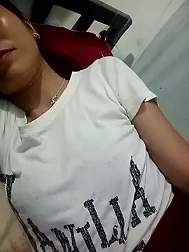 Snapshot of Suly-sweet chatting on 06-13-26, 02:04 Suly-sweet online show from 06-13-26, 02:04