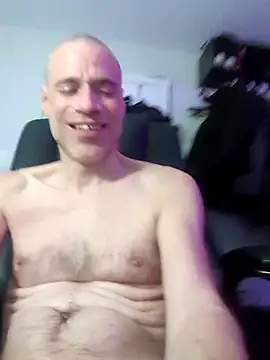 Snapshot of kinkypenisontina chatting on 03-18-26, 11:35 kinkypenisontina online show from 03-18-26, 11:35