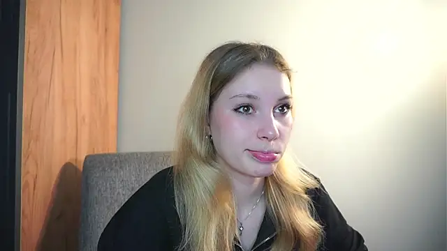 Snapshot of Sairallyn chatting on 05-15-26, 08:16 Sairallyn online show from 05-15-26, 08:16