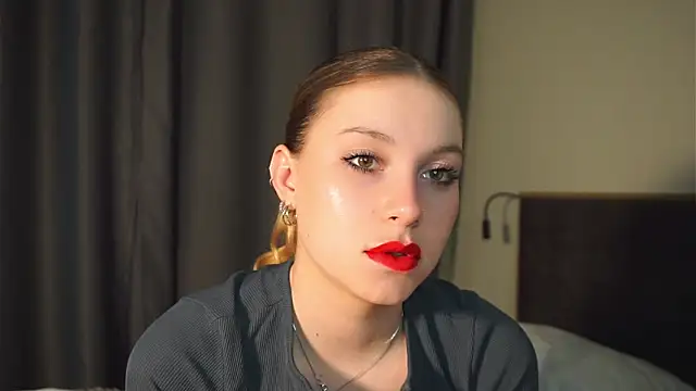 Snapshot of Sairallyn chatting on 05-16-26, 07:34 Sairallyn online show from 05-16-26, 07:34