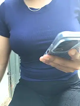 Snapshot of Mirra-a chatting on 05-26-26, 11:45 Mirra-a online show from 05-26-26, 11:45
