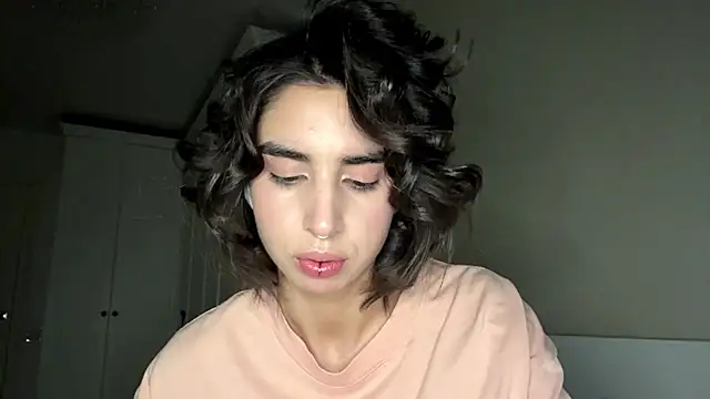 Snapshot of JessiaRuezga chatting on 05-18-26, 12:22 JessiaRuezga online show from 05-18-26, 12:22