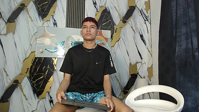 KING LOVERS1 online show from 06-14-26, 01:35