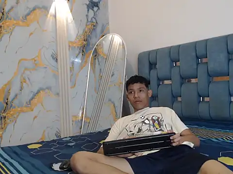 RONALDA HOT26 online show from 06-12-26, 01:43