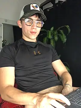 Snapshot of Salvatore_angelo chatting on 06-26-26, 02:38 Salvatore angelo online show from 06-26-26, 02:38
