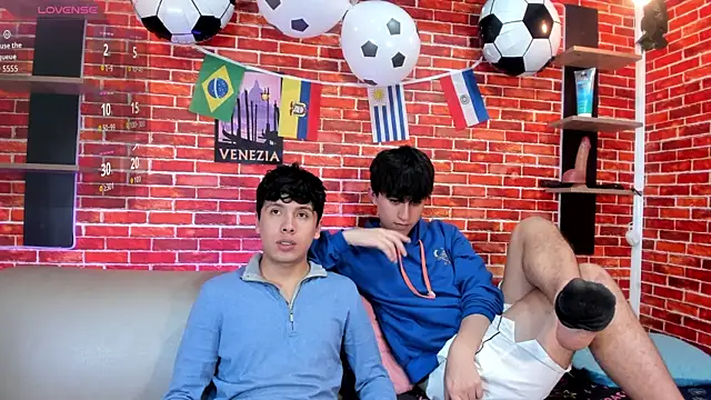 Hoot boyss  online show from 06-23-26, 07:45