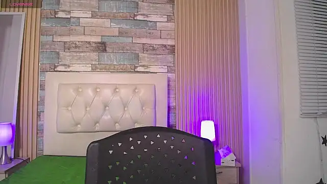 Snapshot of sharlot_hs chatting on 06-05-26, 06:52 sharlot hs online show from 06-05-26, 06:52