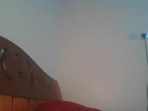 Logon20 online show from 05-17-26, 06:44