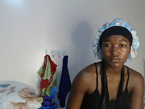 Snapshot of pinnacle_ chatting on 06-19-26, 11:25 pinnacle online show from 06-19-26, 11:25
