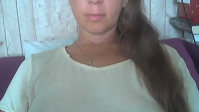 Snapshot of Bella--White chatting on 07-07-26, 07:09 Bella--White online show from 07-07-26, 07:09