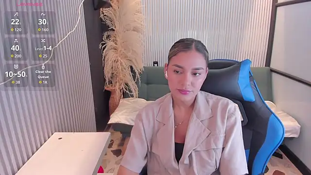 SophieWatson  online show from 06-04-26, 02:01