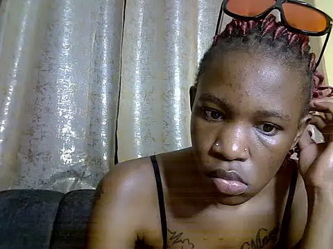 Snapshot of Sexy_dotta chatting on 07-14-26, 08:52 Sexy dotta online show from 07-14-26, 08:52