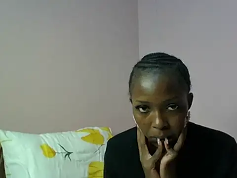 Snapshot of misslev chatting on 05-17-26, 05:20 misslev online show from 05-17-26, 05:20