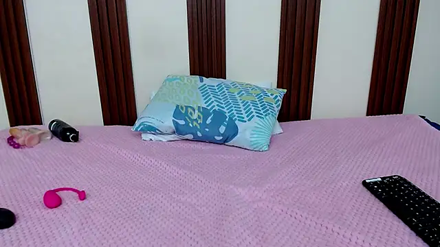 skinnykattylush19 online show from 06-19-26, 06:18