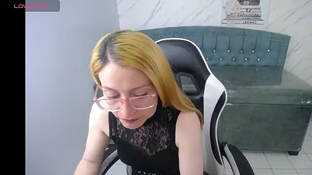 aliz t online show from 05-16-26, 04:20