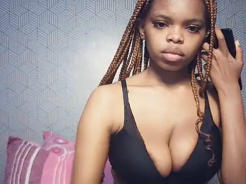BustieLaura online show from 06-11-26, 04:10