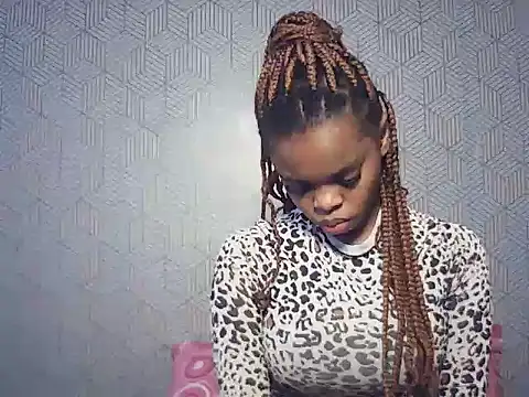 BustieLaura online show from 06-14-26, 06:26