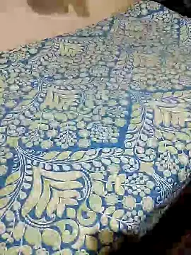 Snapshot of your_senpai_ chatting on 05-18-26, 01:39 your senpai online show from 05-18-26, 01:39