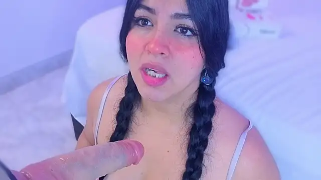 Sofiaa Bloom online show from 06-26-26, 06:34