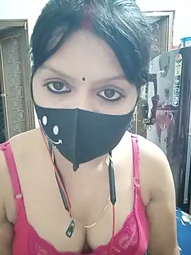 ZOYA-STRIP online show from 06-20-26, 03:59
