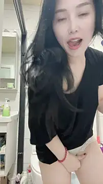 Snapshot of lylxili chatting on 06-27-26, 01:28 lylxili online show from 06-27-26, 01:28