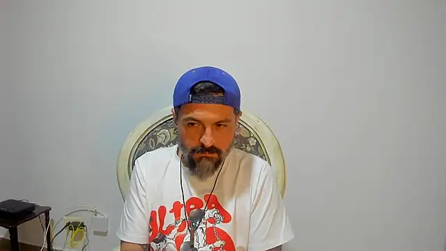Snapshot of Miguel_angeel_ chatting on 06-07-26, 02:48 Miguel angeel online show from 06-07-26, 02:48